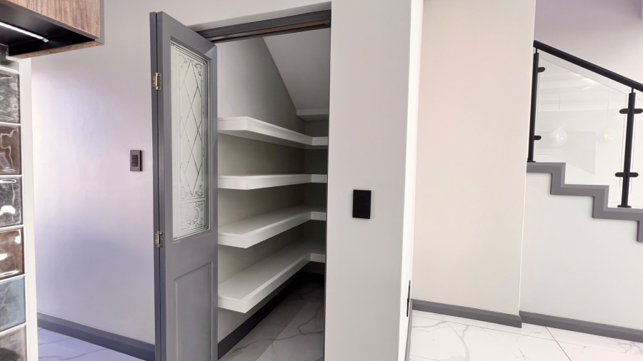 4 Bedroom Property for Sale in Fountainbrook Estate Gauteng