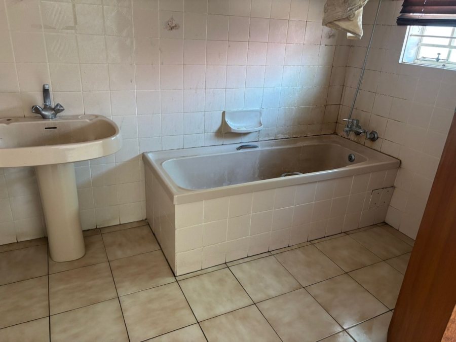 To Let 3 Bedroom Property for Rent in Fourways Gardens Gauteng