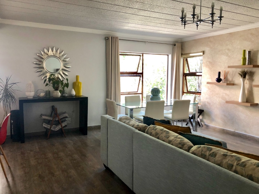 To Let 2 Bedroom Property for Rent in Bryanston Gauteng