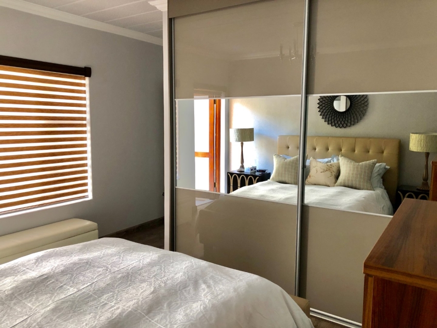 To Let 2 Bedroom Property for Rent in Bryanston Gauteng