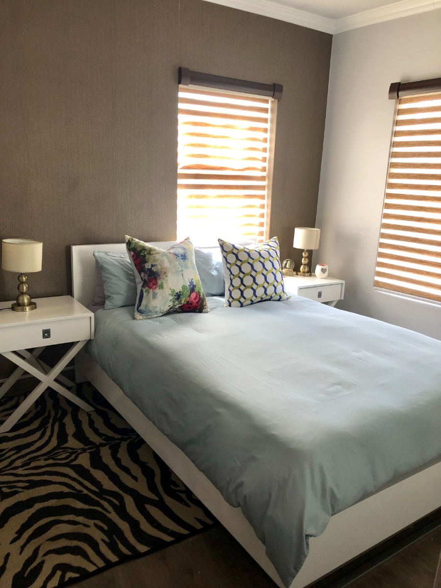 To Let 2 Bedroom Property for Rent in Bryanston Gauteng
