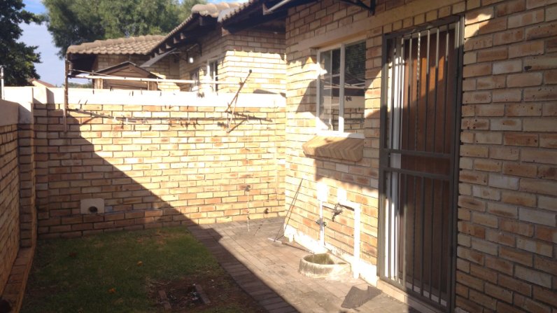 3 Bedroom Property for Sale in Heuwelsig Estate Gauteng