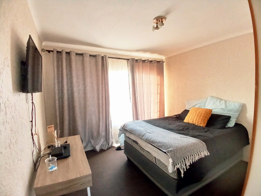 2 Bedroom Property for Sale in Bartlett Gauteng