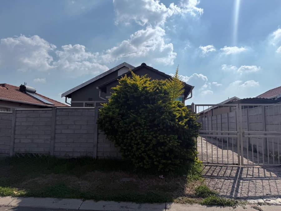 3 Bedroom Property for Sale in Albertsdal Gauteng