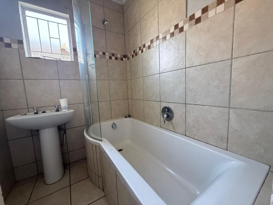3 Bedroom Property for Sale in Albertsdal Gauteng