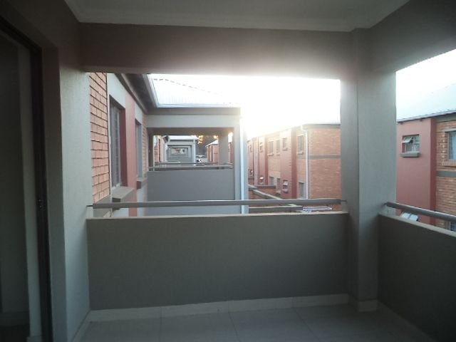 2 Bedroom Property for Sale in Andeon Gauteng