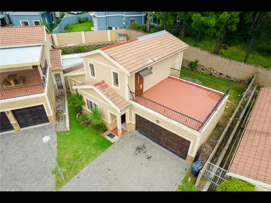 4 Bedroom Property for Sale in Carlswald Gauteng