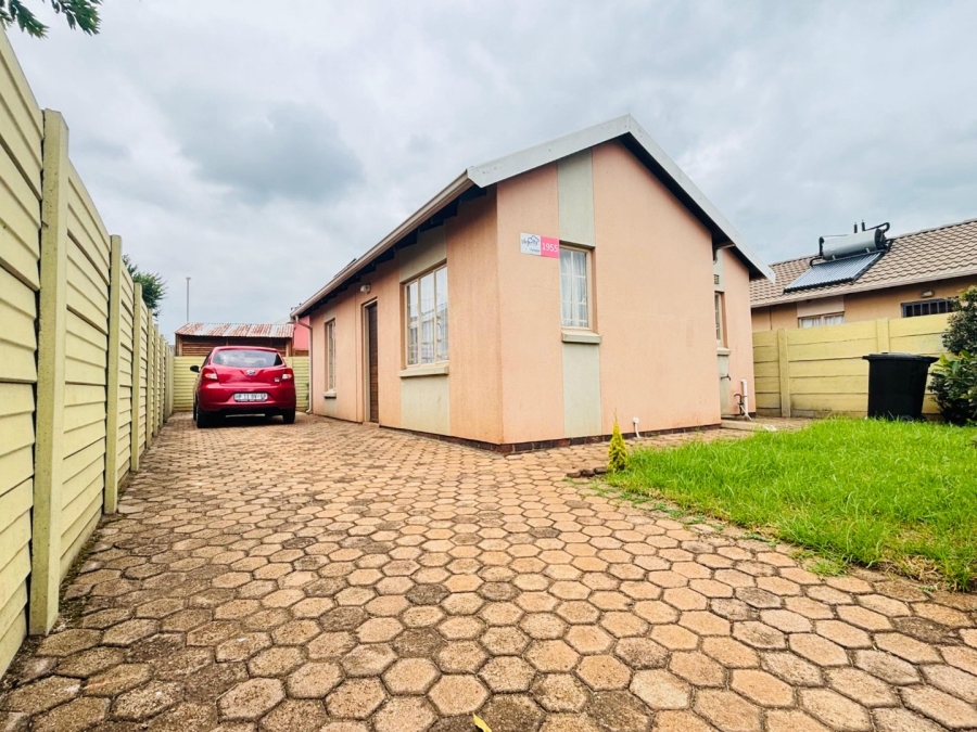 2 Bedroom Property for Sale in Sky City Gauteng