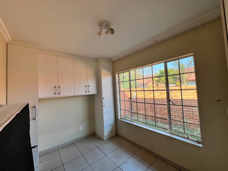 2 Bedroom Property for Sale in Equestria Gauteng