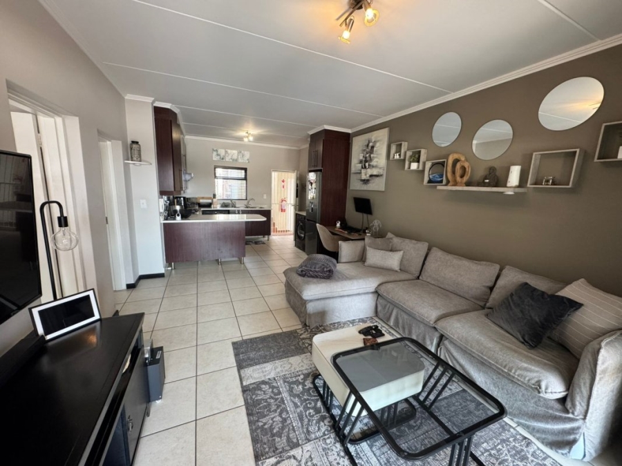 1 Bedroom Property for Sale in Greenstone Ridge Gauteng
