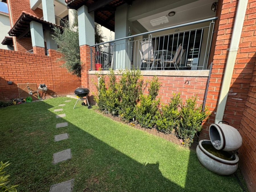1 Bedroom Property for Sale in Greenstone Ridge Gauteng