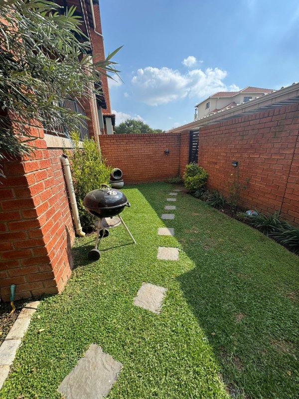 1 Bedroom Property for Sale in Greenstone Ridge Gauteng