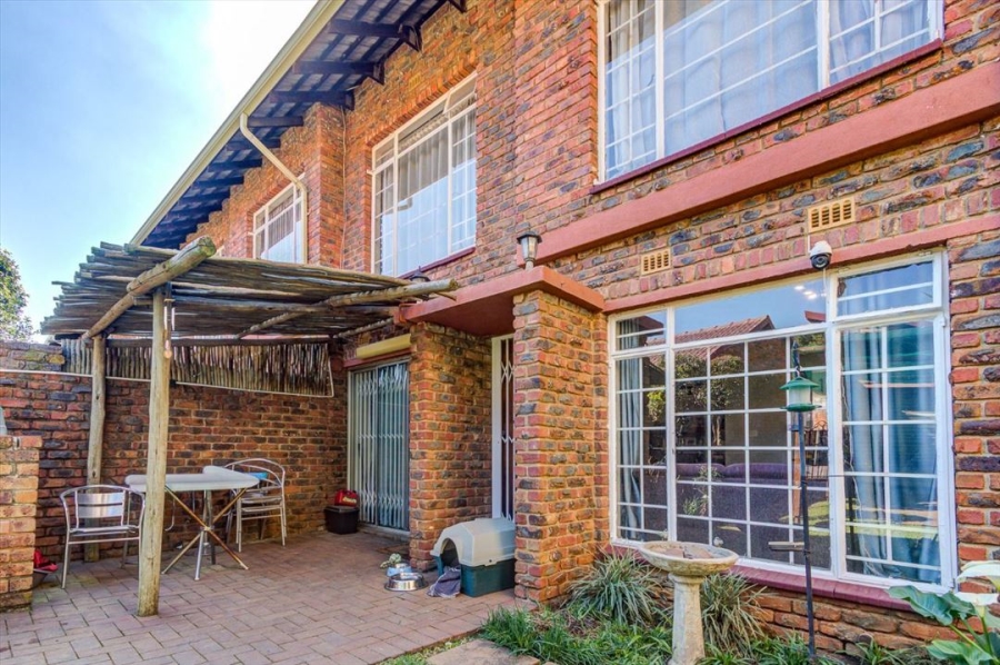 2 Bedroom Property for Sale in Edleen Gauteng