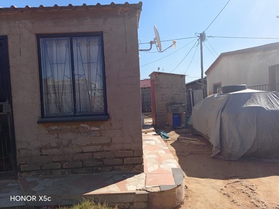2 Bedroom Property for Sale in Daveyton Gauteng