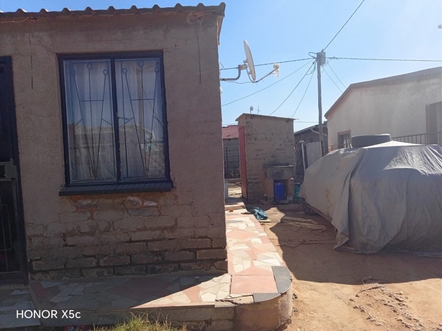 2 Bedroom Property for Sale in Daveyton Gauteng