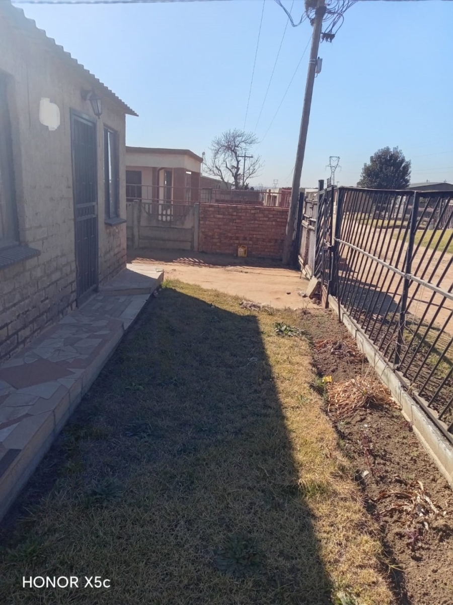 2 Bedroom Property for Sale in Daveyton Gauteng