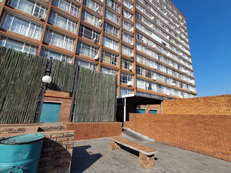 2 Bedroom Property for Sale in Gezina Gauteng