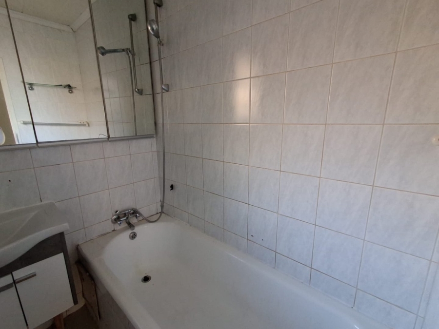 2 Bedroom Property for Sale in Gezina Gauteng
