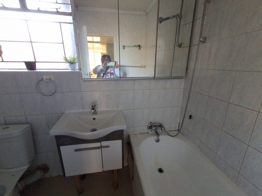 2 Bedroom Property for Sale in Gezina Gauteng