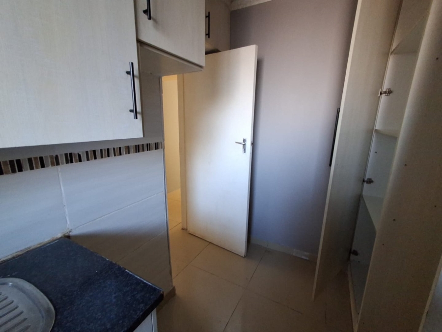 2 Bedroom Property for Sale in Gezina Gauteng