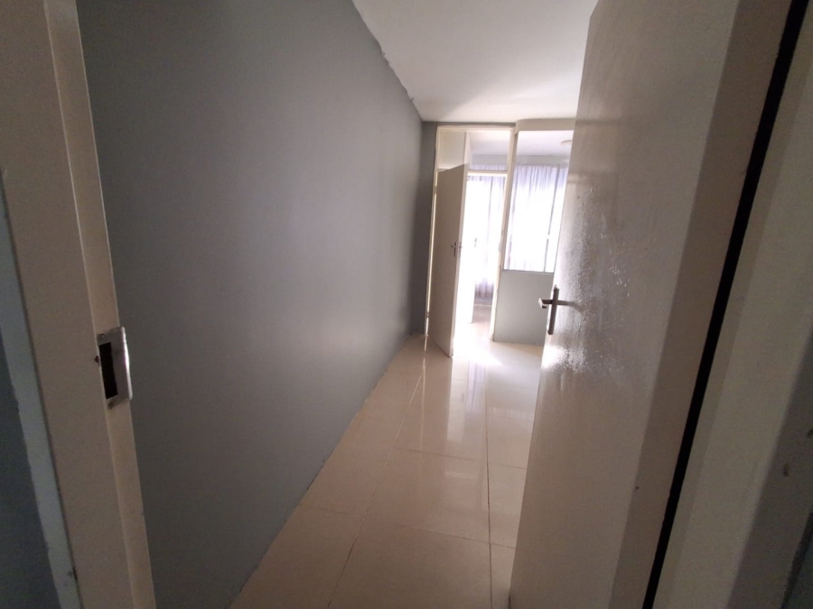 2 Bedroom Property for Sale in Gezina Gauteng
