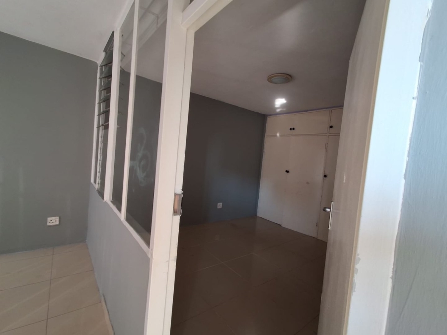 2 Bedroom Property for Sale in Gezina Gauteng