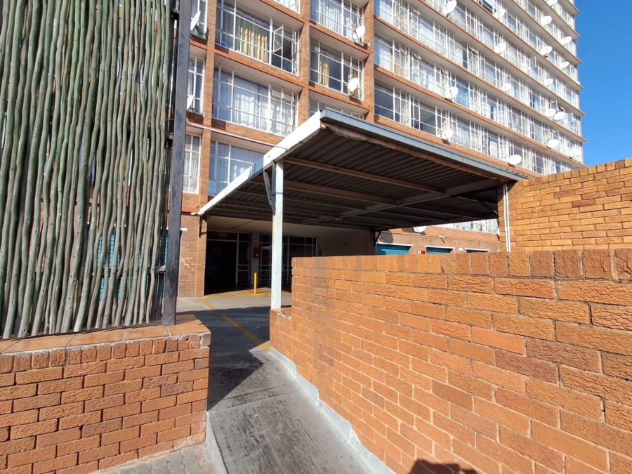 2 Bedroom Property for Sale in Gezina Gauteng