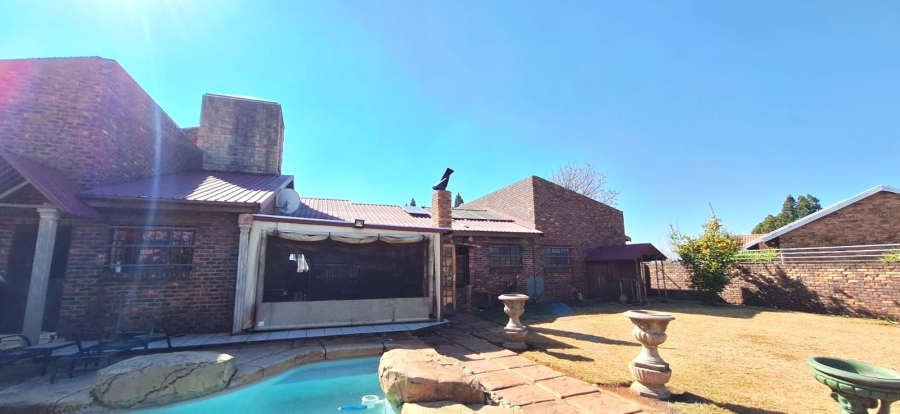 5 Bedroom Property for Sale in Golf Park Gauteng