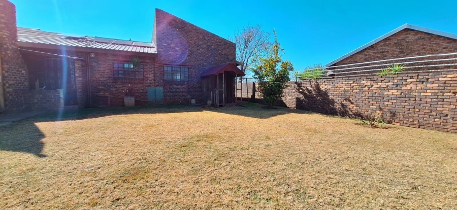 5 Bedroom Property for Sale in Golf Park Gauteng
