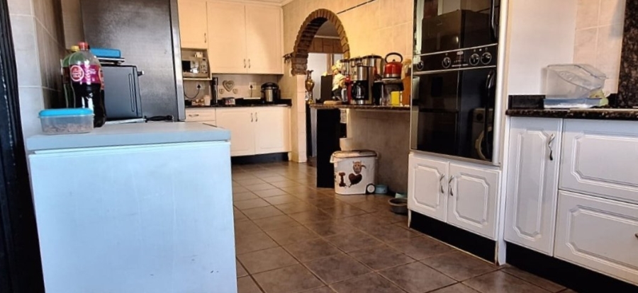 5 Bedroom Property for Sale in Golf Park Gauteng