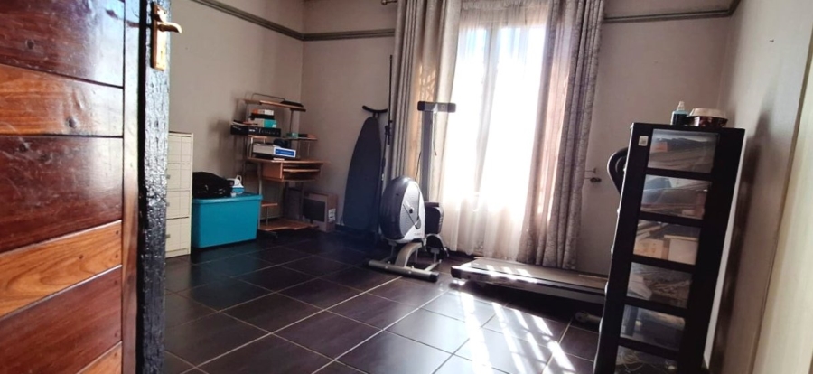 5 Bedroom Property for Sale in Golf Park Gauteng