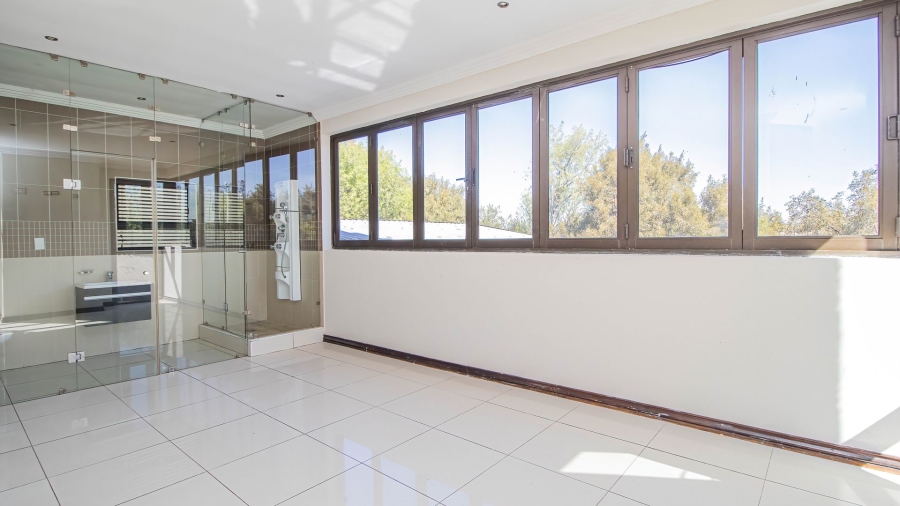 7 Bedroom Property for Sale in Serengeti Lifestyle Estate Gauteng