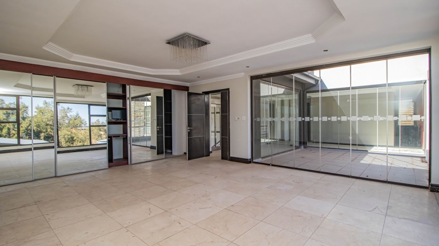 7 Bedroom Property for Sale in Serengeti Lifestyle Estate Gauteng