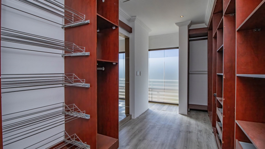 7 Bedroom Property for Sale in Serengeti Lifestyle Estate Gauteng