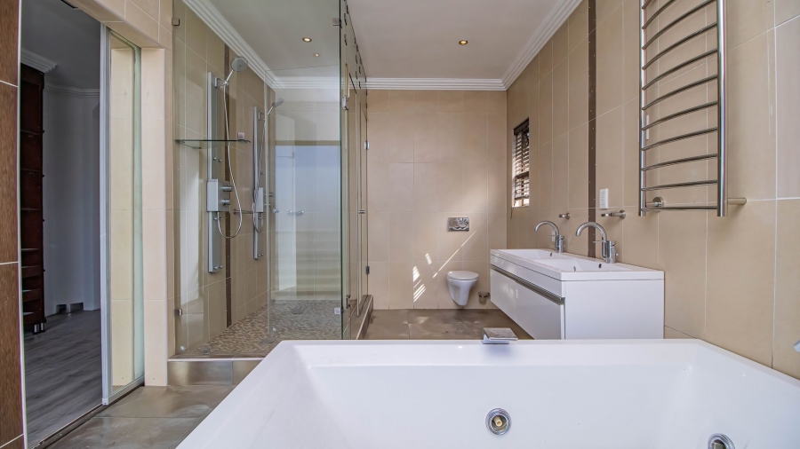 7 Bedroom Property for Sale in Serengeti Lifestyle Estate Gauteng