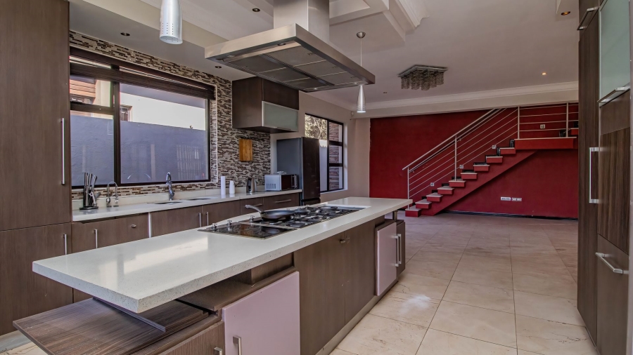 7 Bedroom Property for Sale in Serengeti Lifestyle Estate Gauteng
