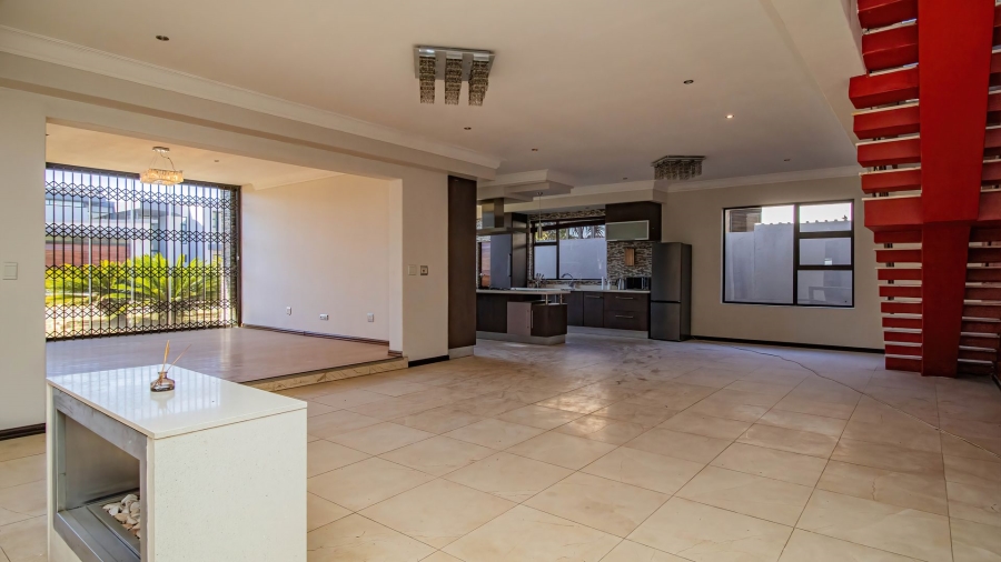 7 Bedroom Property for Sale in Serengeti Lifestyle Estate Gauteng