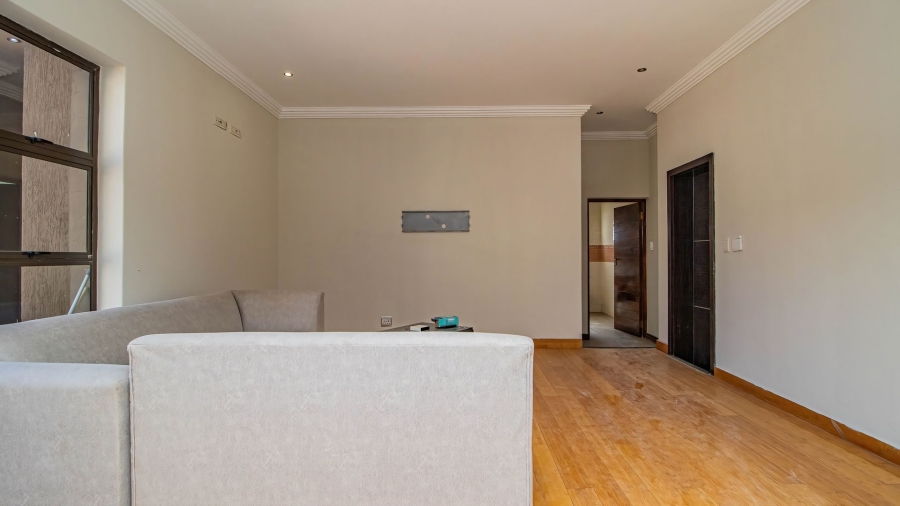 7 Bedroom Property for Sale in Serengeti Lifestyle Estate Gauteng
