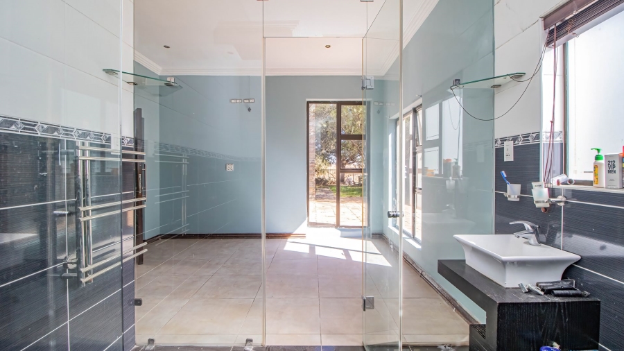 7 Bedroom Property for Sale in Serengeti Lifestyle Estate Gauteng