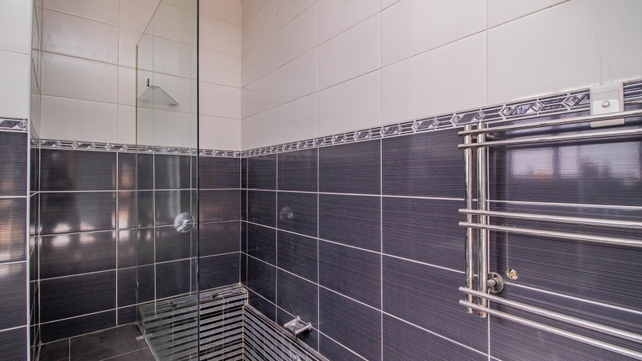 7 Bedroom Property for Sale in Serengeti Lifestyle Estate Gauteng