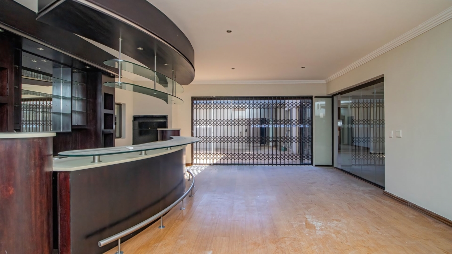 7 Bedroom Property for Sale in Serengeti Lifestyle Estate Gauteng