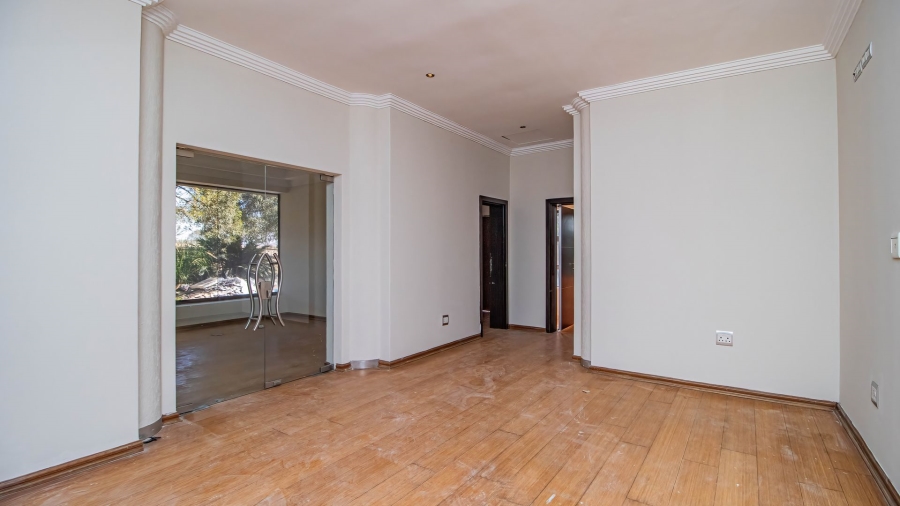 7 Bedroom Property for Sale in Serengeti Lifestyle Estate Gauteng