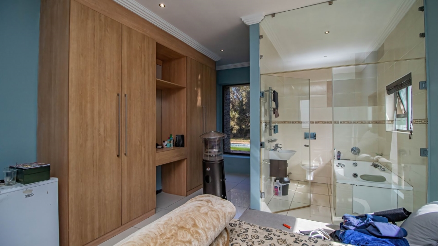 7 Bedroom Property for Sale in Serengeti Lifestyle Estate Gauteng
