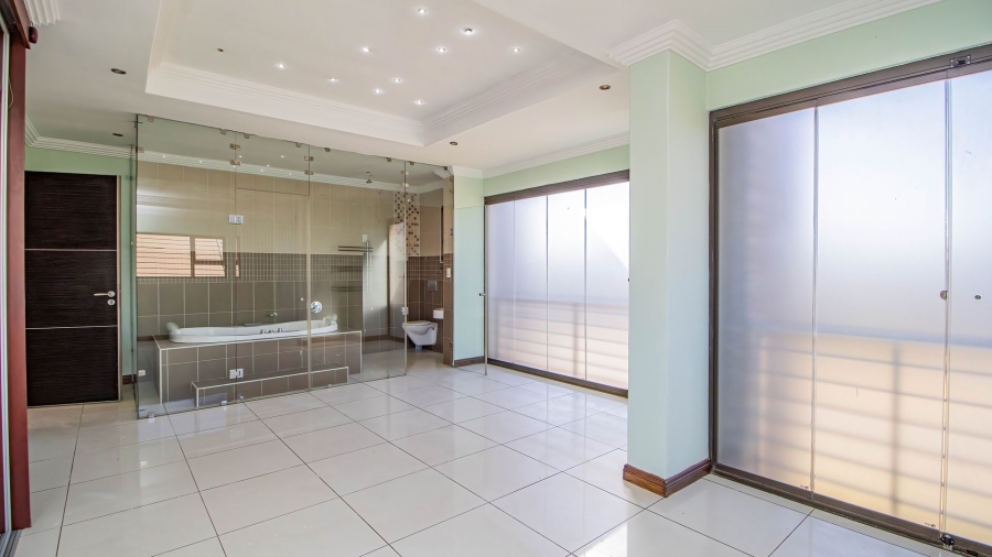 7 Bedroom Property for Sale in Serengeti Lifestyle Estate Gauteng