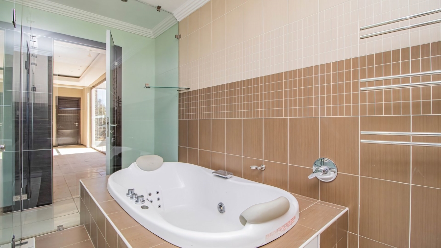 7 Bedroom Property for Sale in Serengeti Lifestyle Estate Gauteng