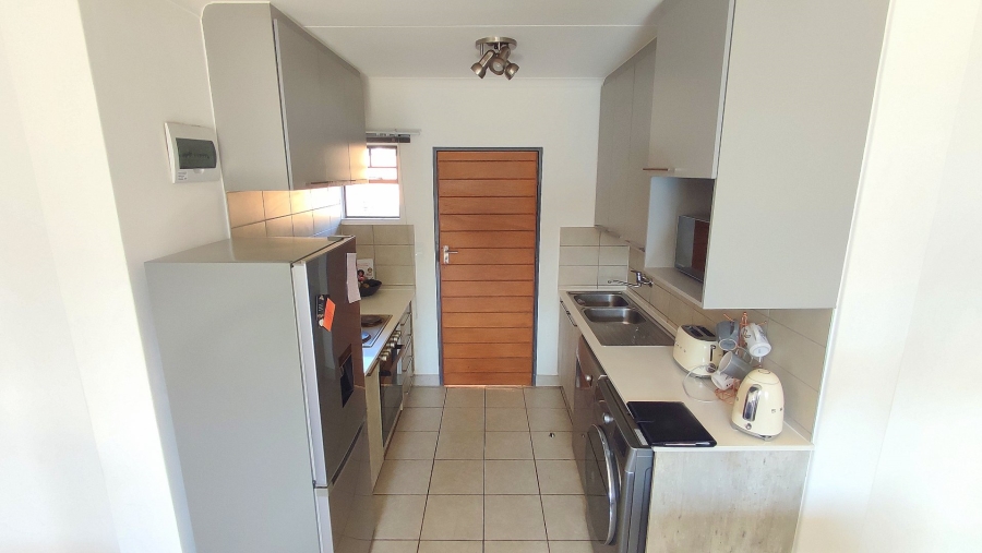 4 Bedroom Property for Sale in Monavoni Gauteng