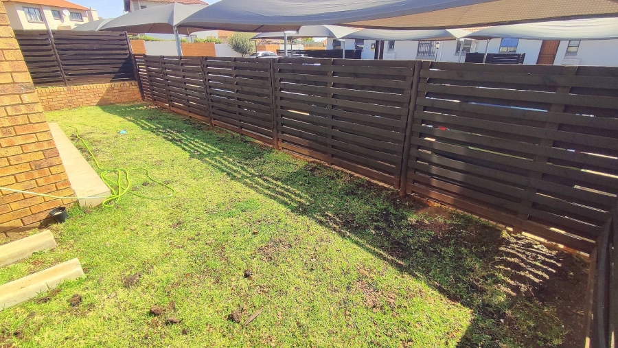 4 Bedroom Property for Sale in Monavoni Gauteng