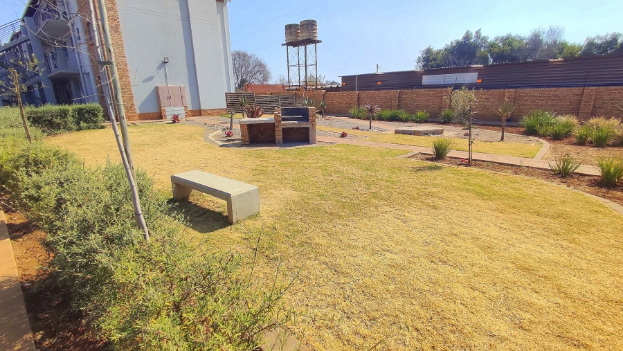 4 Bedroom Property for Sale in Monavoni Gauteng
