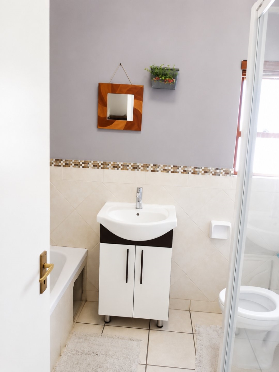 2 Bedroom Property for Sale in Sunninghill Gauteng