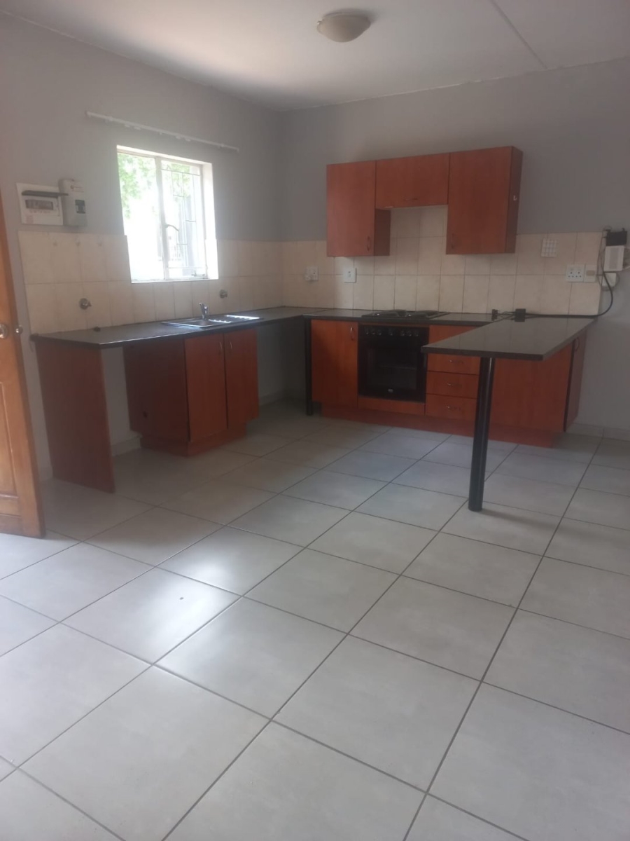 2 Bedroom Property for Sale in Greenstone Hill Gauteng